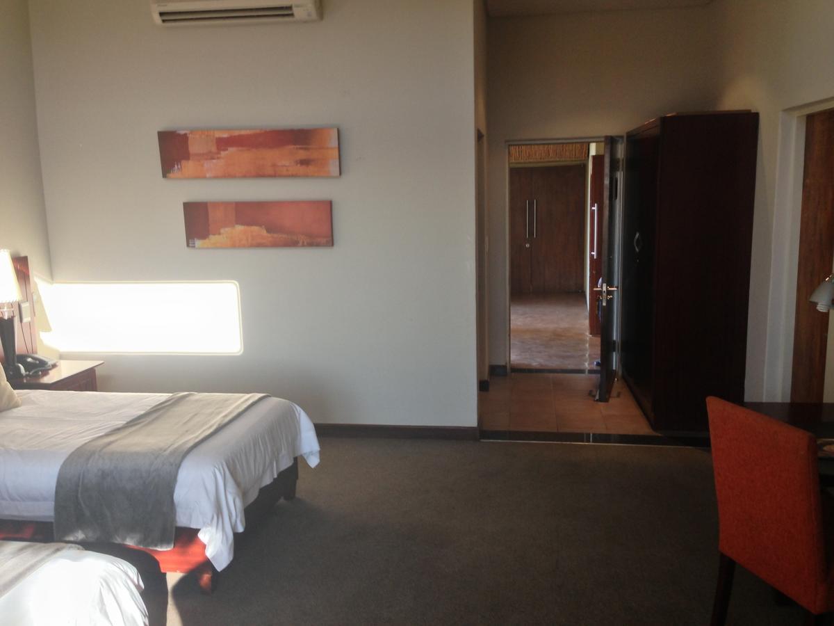 Maropeng Boutique Hotel Magaliesburg Exterior foto